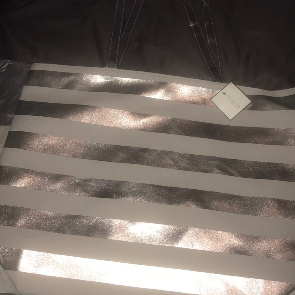 Large Macy’s Tote - Picture 2 of 3